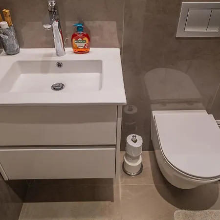 Apartment Waves Com Jacuzzi Privado - By Smarthomes *